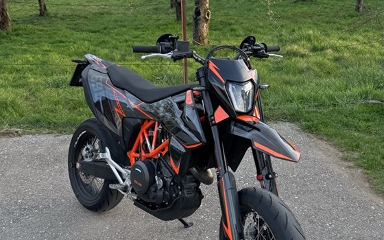 Gebrauchtmotorrad KTM 690 SMC R - Bild 3