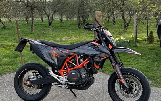 Gebrauchtmotorrad KTM 690 SMC R - Bild 4