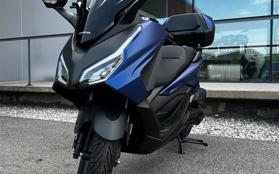 Gebrauchtmotorrad Honda Forza 125 - Bild 4