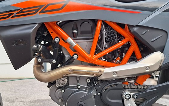 Gebrauchtmotorrad KTM 690 SMC R - Bild 3