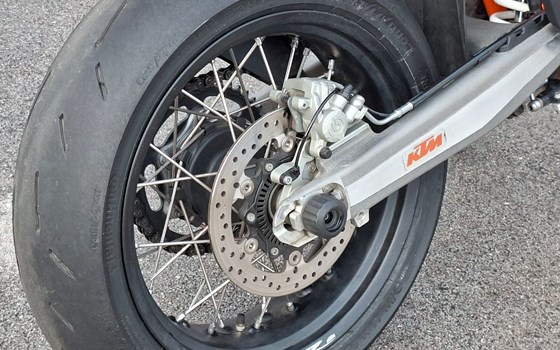 Gebrauchtmotorrad KTM 690 SMC R - Bild 6