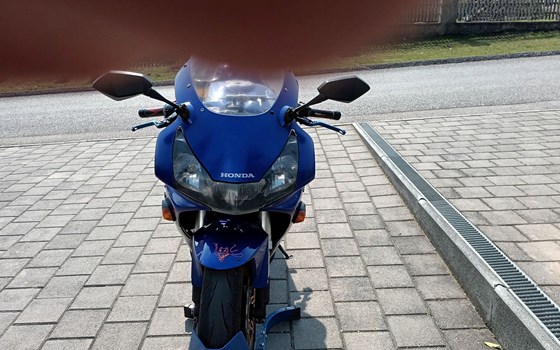 Gebrauchtmotorrad Honda CBR 900 RR Fireblade - Bild 3