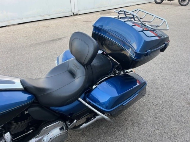 Harley-Davidson Street Glide FLHX (blau) - Bild 10
