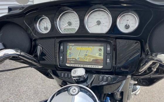 Gebrauchtmotorrad Harley-Davidson Street Glide FLHX - Bild 11