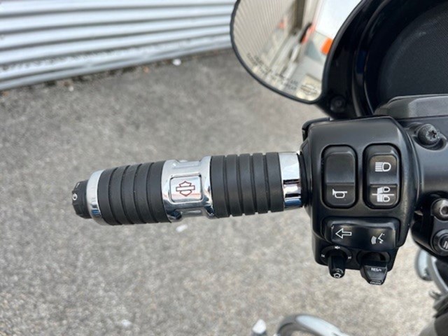 Harley-Davidson Street Glide FLHX (blau) - Bild 14