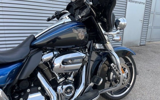 Gebrauchtmotorrad Harley-Davidson Street Glide FLHX - Bild 3