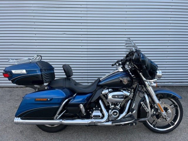 Harley-Davidson Street Glide FLHX (blau) - Bild 3