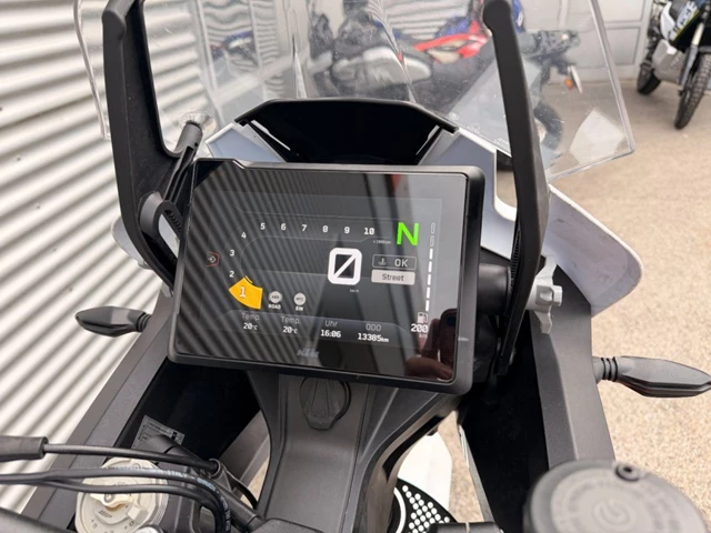 KTM 1290 Super Adventure R (weiss) - Bild 7