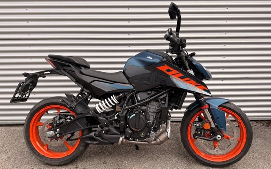 Gebrauchtmotorrad KTM 125 Duke - Bild 1