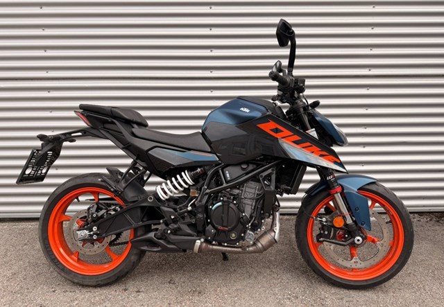 KTM 125 Duke (blau)