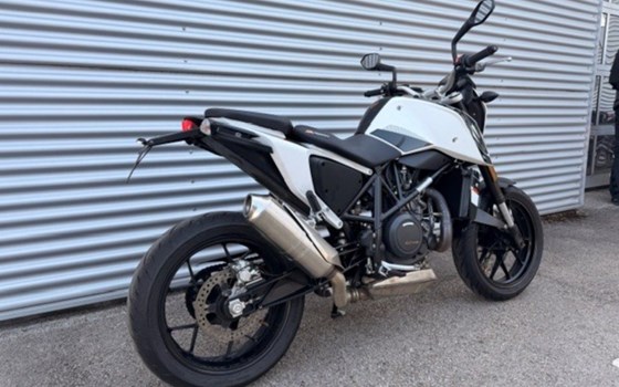 Gebrauchtmotorrad KTM 690 Duke - Bild 2