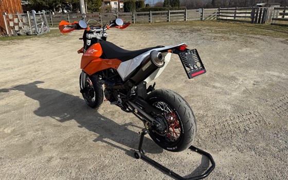 Gebrauchtmotorrad KTM 690 SMC - Bild 4