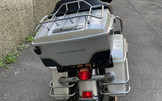 Gebrauchtmotorrad Harley-Davidson Electra Glide Classic FLHTC - Bild 2
