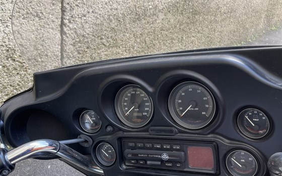Gebrauchtmotorrad Harley-Davidson Electra Glide Classic FLHTC - Bild 4