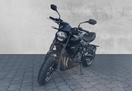 Neumotorrad Triumph Trident 800