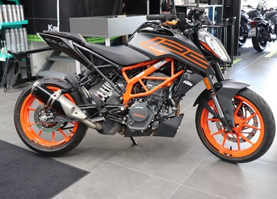 GEBRAUCHTFAHRZEUG KTM 125 Duke