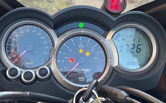 Gebrauchtmotorrad Triumph Sprint GT - Bild 8