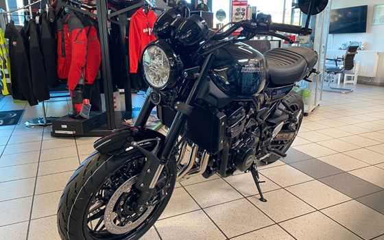 Neufahrzeug Kawasaki Z900 RS Black Ball Edition - Bild 4