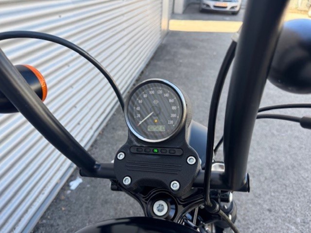 Harley-Davidson Sportster XL 883 N Iron (schwarz) - Bild 7