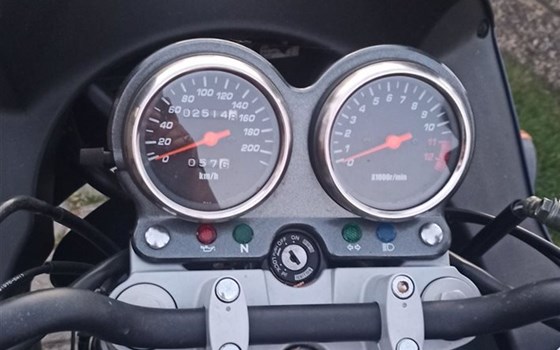 Gebrauchtmotorrad Suzuki GS 500F - Bild 6