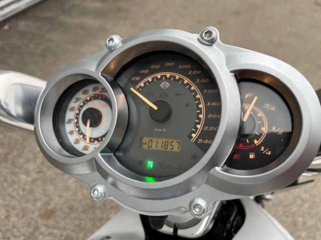 Harley-Davidson V-Rod Muscle VRSCF (weiss) - Bild 12