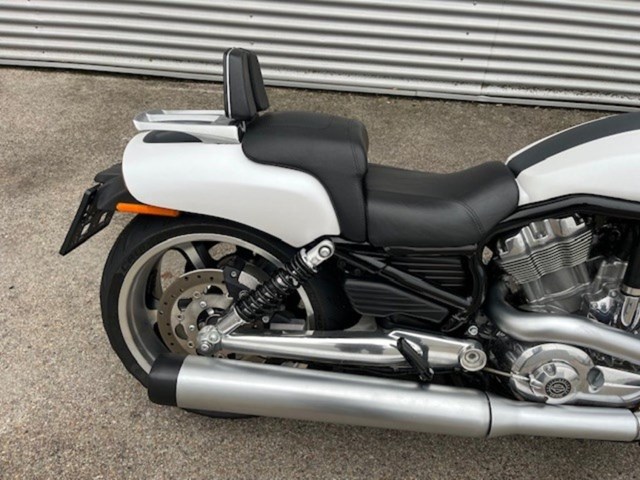 Harley-Davidson V-Rod Muscle VRSCF (weiss) - Bild 6