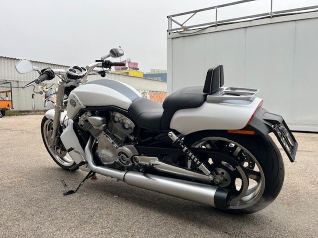 Harley-Davidson V-Rod Muscle VRSCF (weiss) - Bild 8