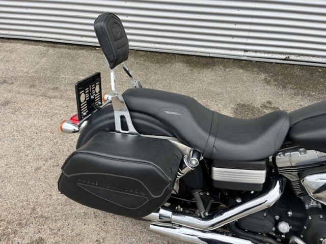 Harley-Davidson Dyna Street Bob FXDB (schwarz) - Bild 6