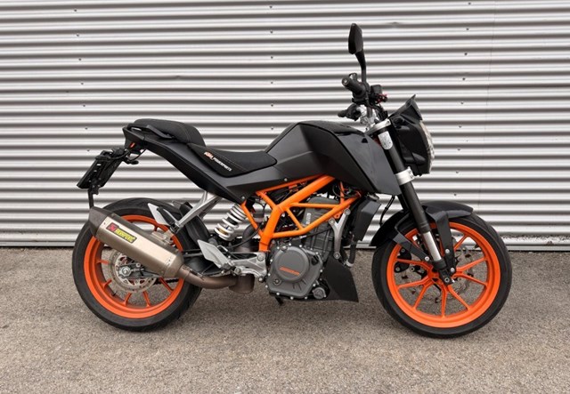 KTM 390 Duke (weiss)