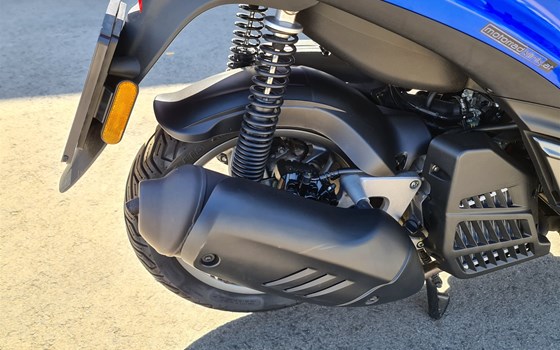 Gebrauchtmotorrad Piaggio Medley 150 - Bild 4