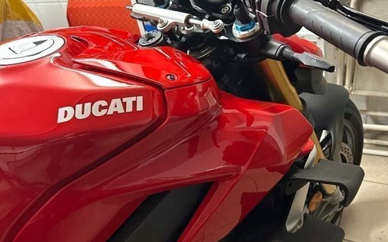 Gebrauchtmotorrad Ducati Streetfighter V4 S - Bild 10
