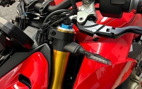 Gebrauchtmotorrad Ducati Streetfighter V4 S - Bild 2
