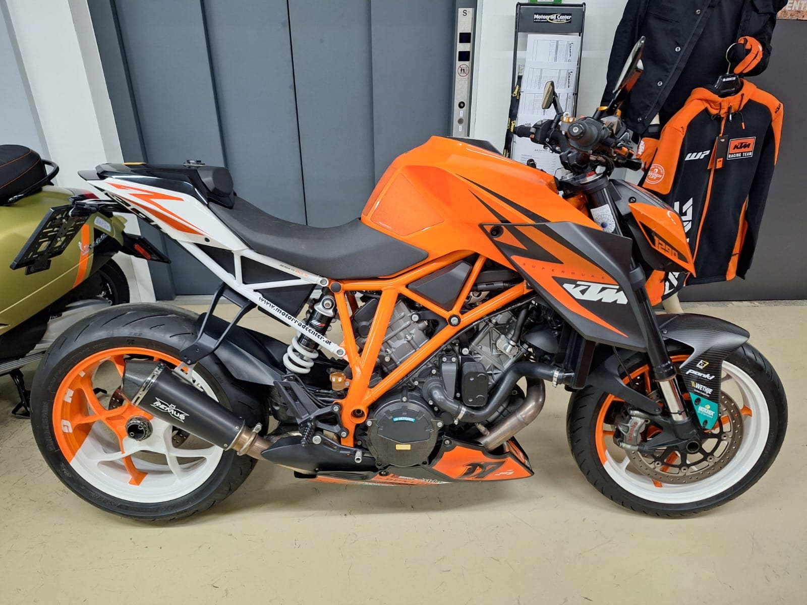 KTM 1290 Super Duke R 