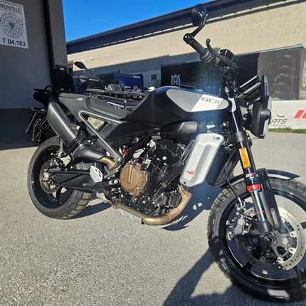 GEBRAUCHTFAHRZEUG Husqvarna Svartpilen 801