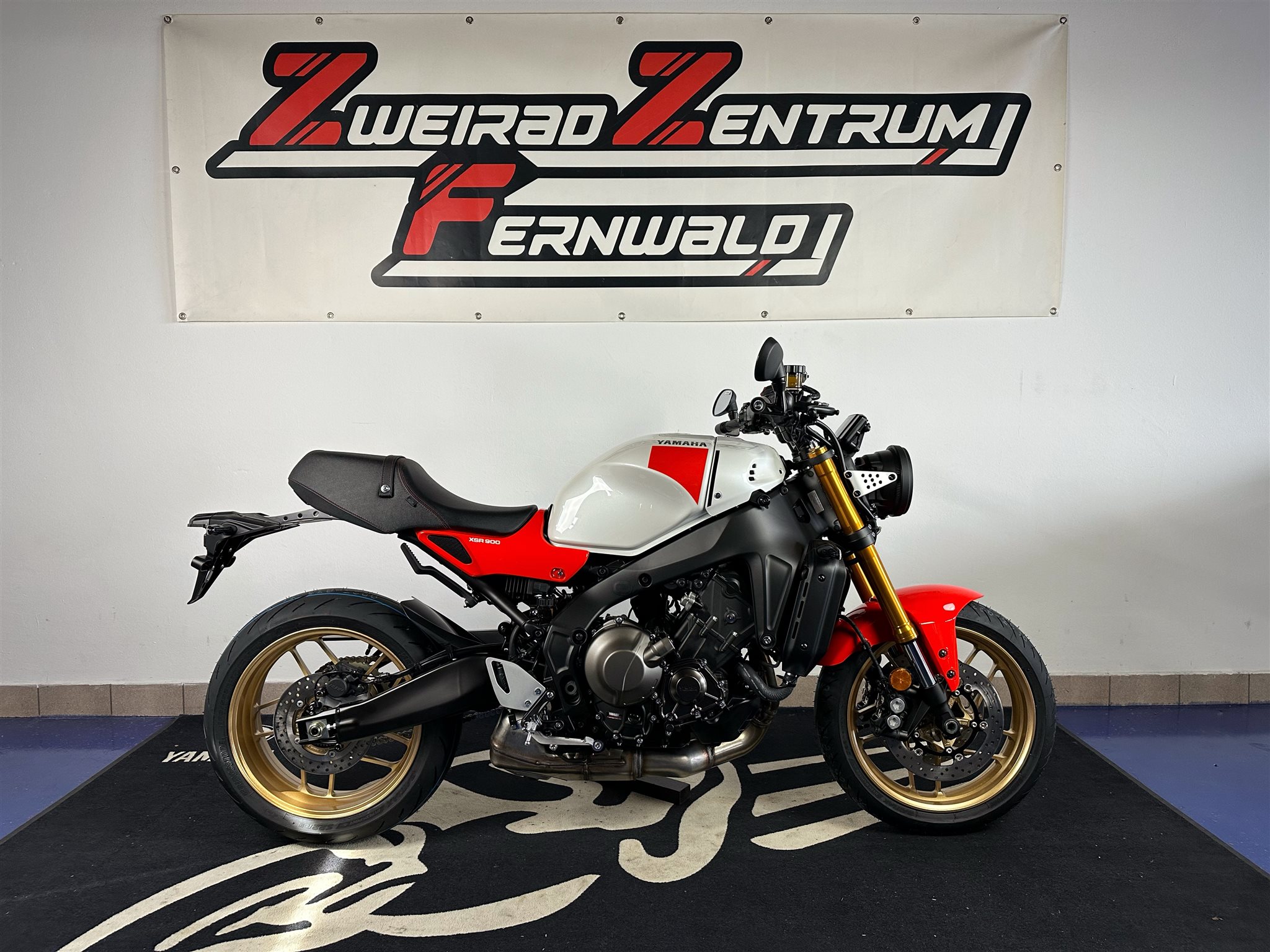 Yamaha XSR900 