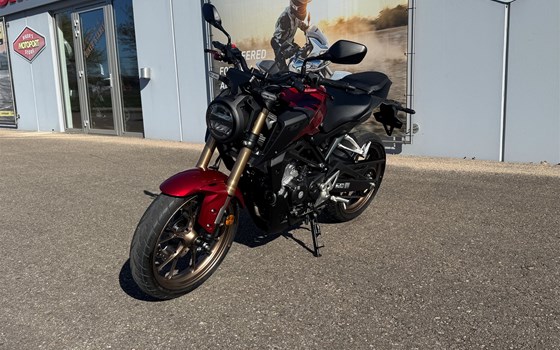 Gebrauchtmotorrad Honda CB125R - Bild 6