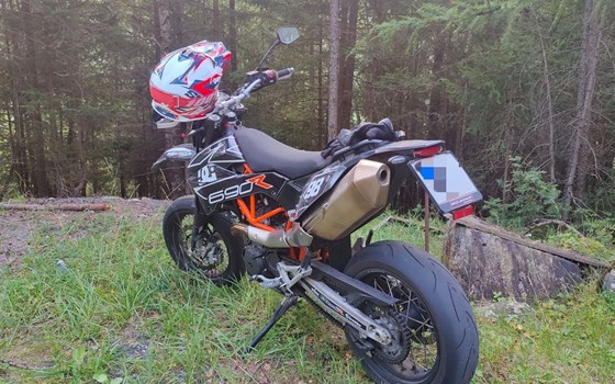 Gebrauchtmotorrad KTM 690 Enduro R - Bild 3