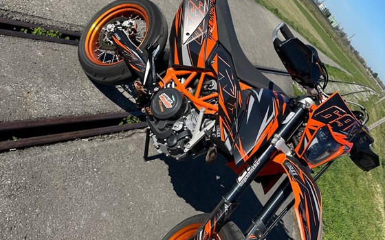 Gebrauchtmotorrad KTM 690 SMC - Bild 2