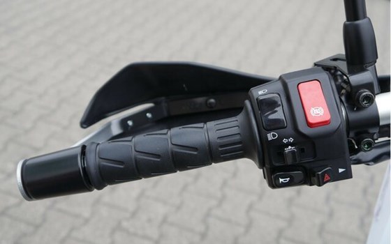 Neufahrzeug Kawasaki KLE500 SE - Bild 16