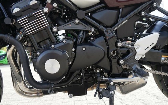 Neufahrzeug Kawasaki Z900 RS - Bild 12