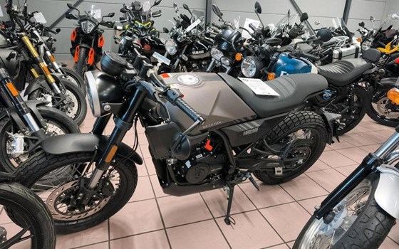 Gebrauchtmotorrad Brixton Crossfire 125 - Bild 7