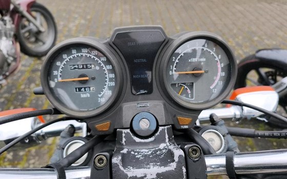 Gebrauchtmotorrad Suzuki GR 650 Tempter - Bild 7