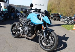 Neumotorrad Suzuki GSX-8S