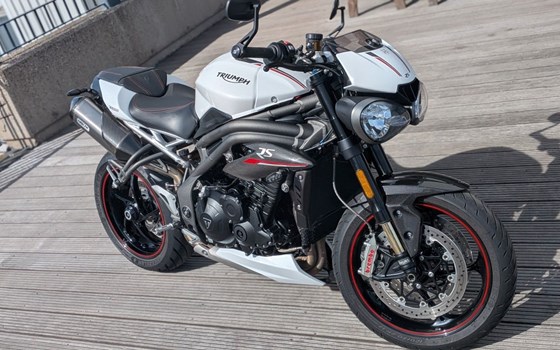 Gebrauchtmotorrad Triumph Speed Triple RS - Bild 1