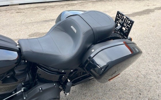 Gebrauchtmotorrad Harley-Davidson Softail Low Rider ST - Bild 12