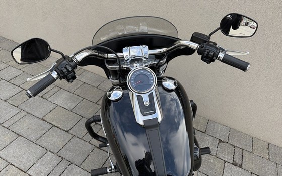 Gebrauchtmotorrad Harley-Davidson Softail Sport Glide FLSB - Bild 5