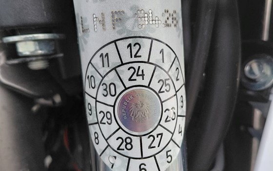 Gebrauchtmotorrad Kawasaki ER-6n - Bild 9