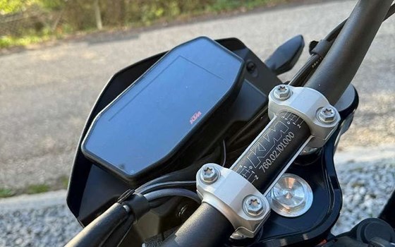 Gebrauchtmotorrad KTM 690 Duke R - Bild 4