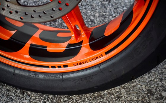 Gebrauchtmotorrad KTM 990 Duke - Bild 4