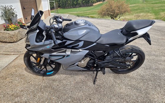 Gebrauchtmotorrad CFMOTO 300SR - Bild 1